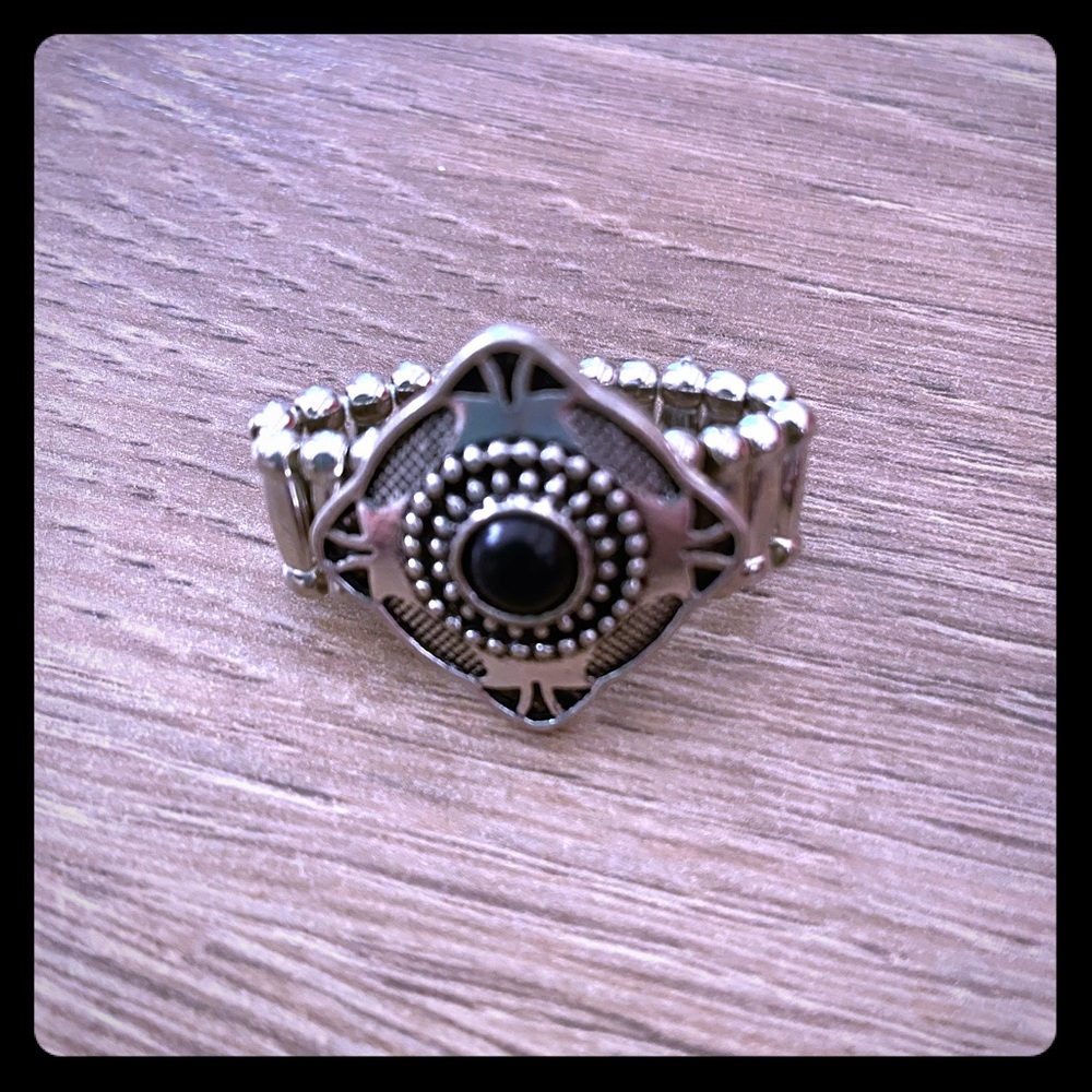 “Paparazzi” ring